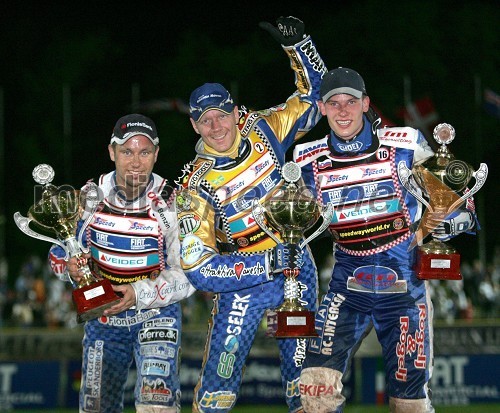 Zmagovalni oder, od leve: drugouvrščeni Nicki Pedersen (Danska), zmagovalec Tony Rickardsson (Švedska)in tretjeuvrščeni Matej Žagar (Slovenija)