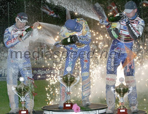 Zmagovalni oder, od leve: drugouvrščeni Nicki Pedersen (Danska), zmagovalec Tony Rickardsson (Švedska)in tretjeuvrščeni Matej Žagar (Slovenija)
