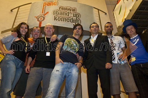 Nastopajoči na drugem večerju festivala stand up komedije Panč 2009 (Ana Marija Mitić, Pedja Bajović, Mladen Pahović, Klemen Mauhler, Ivan Šarić, Tadej Toš in Andrej Težak - Tešky)