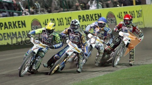 Od leve: Antonio Lindbaeck (Švedska), Tony Rickardsson (Švedska), Jason Crump in Leigh Adams (oba Avstralija)