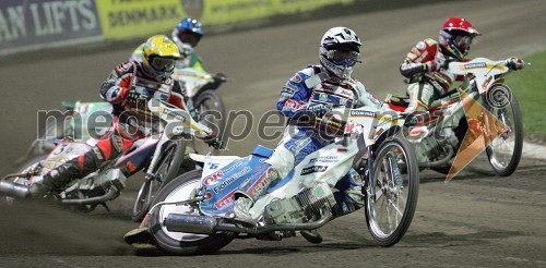 Levi trije vozniki iz ozadja naprej: Antonio Lindbaeck (Švedska), Greg Hancock (ZDA) in Nicki Pedersen (Danska)