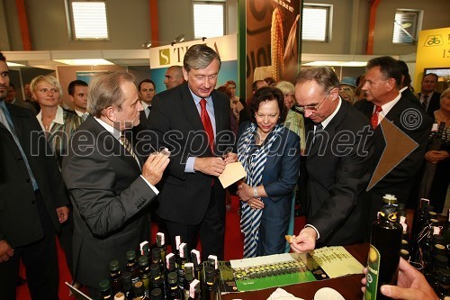 Dr. Milan Pogačnik, minister za kmetijstvo, gozdarstvo in prehrano RS, dr. Danilo Türk, predsednik Republike Slovenije, njegova soproga Barbara Miklič Türk ter Janez Erjavec, direktor Pomurskega sejma