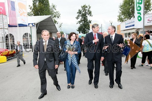 Dr. Milan Pogačnik, minister za kmetijstvo, gozdarstvo in prehrano RS, Barbara Miklič Türk, soproga Danila Türka, dr. Danilo Türk, predsednik Republike Slovenije in Janez Erjavec, direktor Pomurskega sejma