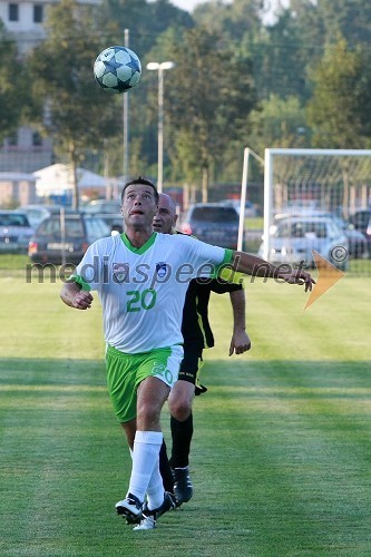 ... in Nani Matjašič, urednik časnika Športne Novice