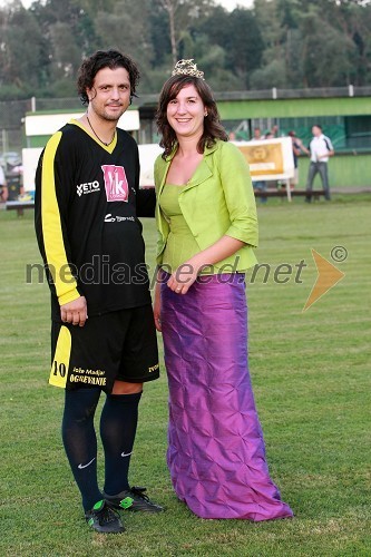 Zlatko Zahovič, športni direktor NK Maribor in Karolina Kobal, Vinska kraljica Slovenije 2009