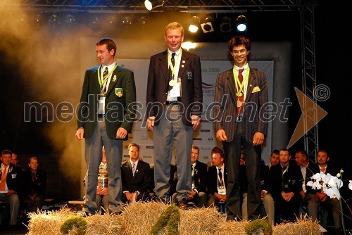 Liam O'Driscoll, irski orač, Andrew B. Mitchell Snr, škotski orač in Roel Cuyvers, belgijski orač, skupni zmagovalec v kategoriji obračalni plug