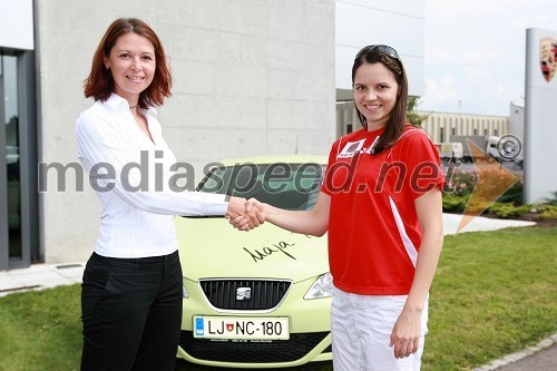 Simona Mavsar, direktorica znamke Seat pri Porsche Slovenija in Maja Tvrdy, igralka badmintona