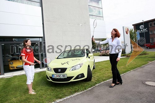 Maja Tvrdy, igralka badmintona in Simona Mavsar, direktorica znamke Seat pri Porsche Slovenija