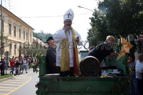 Lendavska trgatev 2009, povorka po Glavni ulici v Lendavi