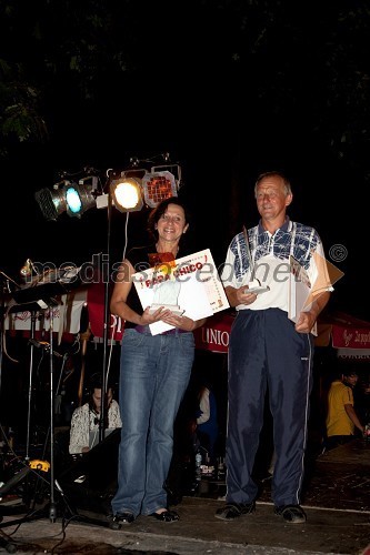 Medeja Gec in Franc Bračič, dobitnika nagrade za osvojeno 2. mesto