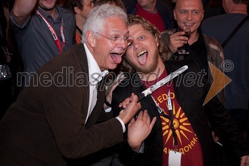 Maestro David de Villiers, dirigent Simfoničnega orkestra RTV Slovenija in Tomislav Jovanovič - Tokac, pevec in kitarist skupine Dan D