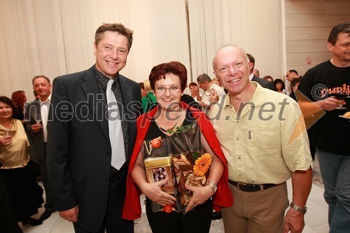 Mitja Ferenc, član skupine Prifarski muzikanti, mag. Polona Pivec, odgovorna urednica TV Maribor in ...