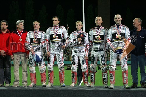 ..., ..., poljska ekipa: Rune Holta, Piotr Protasiewicz, Jawoslaw Hampel, Grzegorz Walasek, Tomasz Gollob in ...