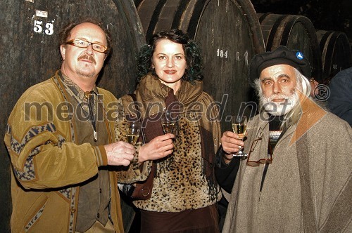 Tomaž Domicelj, glasbenik, Irena Brunec, slikarka in kiparka in Miran Mišo Hochstätter, fotograf