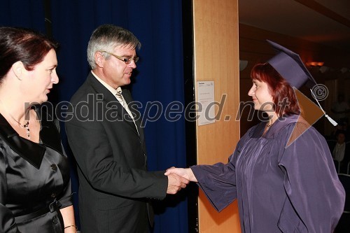 Mag. Majda Kralj, direktorica poslovnega sistema Academia, mag. Samo Hribar Milič, generalni direktor GZS in diplomantka VSŠ Academia