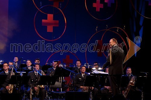 Big band Orkestra Slovenske vojske in Jani Šalamon, dirigent