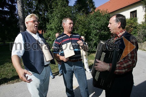 Vinko Šimek, humorist, Boris Kopitar, TV voditelj in Ritlop, harmonikaš