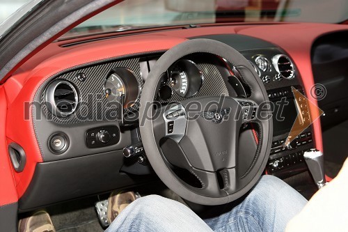 Bentley Continental Supersports, notranjost