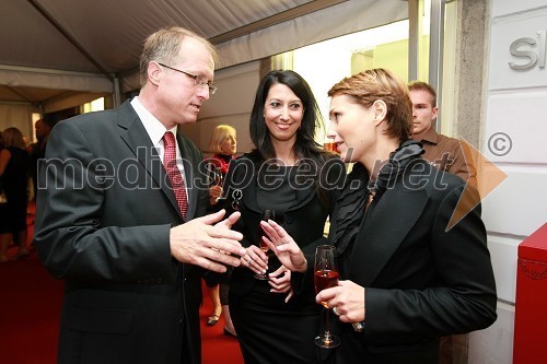 Matjaž Šteblaj, Slowatch, Petra Kancler, novinarka in mag. Petra Mišič, Preobrat