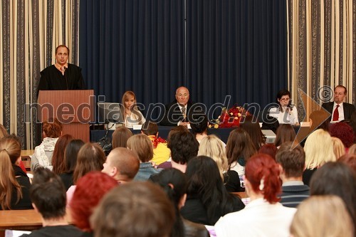 Prof. dr. Rajko Knez, dekan Pravne fakultete Univerze v Mariboru, Dominika Mendaš, prodekanica - študentka Pravne fakultete Univerze v Mariboru, prof. dr. Šime Ivanjko, Pravna fakulteta Univerze v Mariboru, doc. dr. Liljana Selinšek, vodja knjižničnega odbora Pravne fakultete Univerze v Mariboru in Franci Ramšak, tajnik Pravne fakultete Univerze v Mariboru