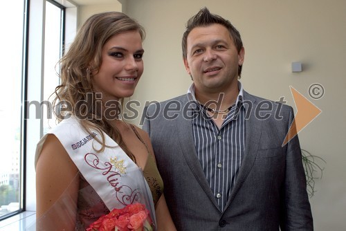 Tina Petelin, Miss Slovenije 2009 in Damir Osredečki, direktor agencije Epa ideja in lastnik licence za Miss Slovenije