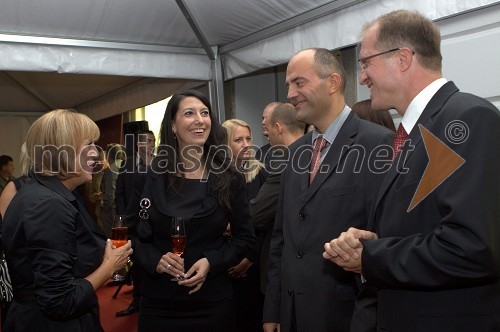 Edita Toplak, žena nekdanjega rektorja mariborske univerze Ludvika Toplaka, Petra Kancler, novinarka, Matej Bregant, Slowatch in Matjaž Šteblaj, Slowatch