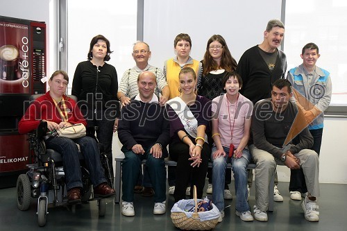 Tina Petelin, Miss Slovenije 2009, na obisku v Varstveno delovnem centru (VDC) Polž Maribor