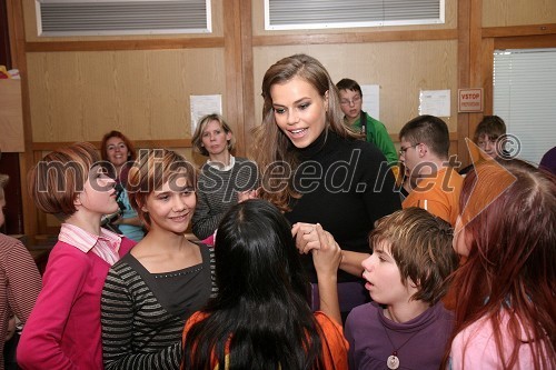 Tina Petelin, Miss Slovenije 2009, na obisku v Osnovni šoli Gustava Šiliha