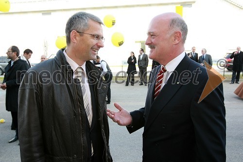 ... in Klemens Nowotny, predsednik uprave Raiffeisen Banke d.d.