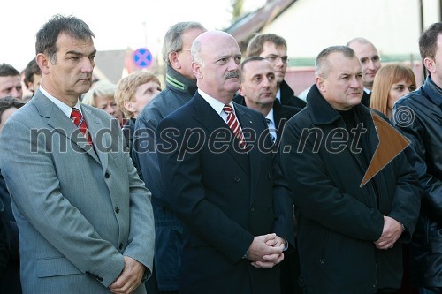 Mag. Bojan Žlender, vodja sveta za preventivo in vzgojo v cestnem prometu Ministrstva za promet, Klemens Nowotny, predsednik uprave Raiffeisen Banke d.d in Franc Kangler, župan Mestne občine Maribor