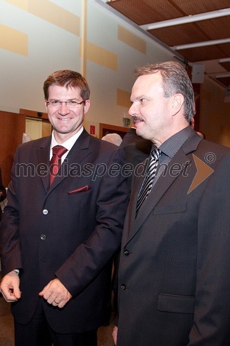 Dejan Turk, predsednik uprave Simobil in Jožef Pavlinjek, generalni direktor podjetja Inoks