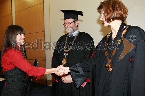 Dr. Aleksandra Tepeh, Fakulteta za naravoslovje in matematiko Univerze v Mariboru, prof. dr. Ivan Rozman, rektor Univerze v Mariboru in prof. dr. Nataša Vaupotič, dekanica Fakultete za naravoslovje in matematiko Univerze v Mariboru