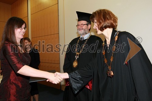 Dr. Tadeja Kraner Šumenjak, Fakulteta za naravoslovje in matematiko Univerze v Mariboru, prof. dr. Ivan Rozman, rektor Univerze v Mariboru  in prof. dr. Nataša Vaupotič, dekanica Fakultete za naravoslovje in matematiko Univerze v Mariboru	