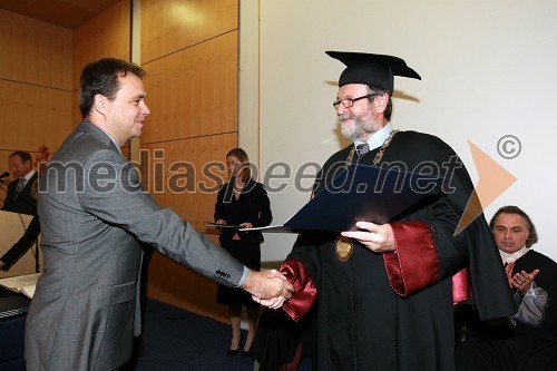 Dr. Darko Hercog, Fakulteta za elektrotehniko, računalništvo in informatiko Univerze v Mariboru in prof. dr. Ivan Rozman, rektor Univerze v Mariboru
