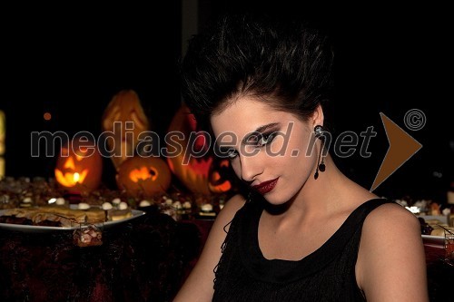 Halloween party in modna revija