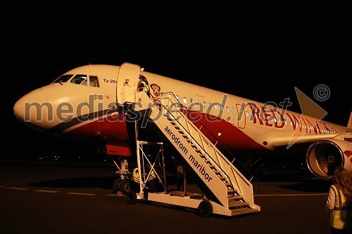 Letalo ruske reprezentance, Tupolev Tu-204-100 b na mariborskem letališču Edvarda Rusjana