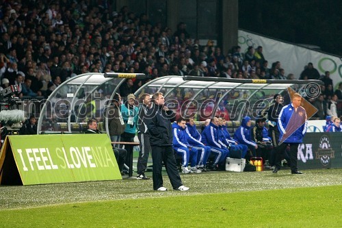 Matjaž Kek, selektor slovenske nogometne reprezentance in 	Guus Hiddink, selektor ruske nogometne reprezentance