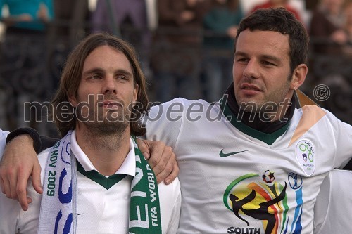 Marko Šuler in Samir Handanovič, člana slovenske nogometne reprezentance