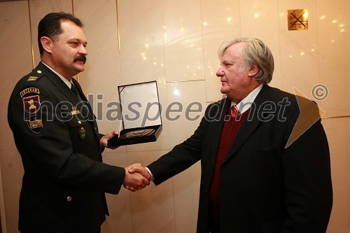 Podpolkovnik Ernest Anželj, poveljnik 72. brigade Slovenske vojske in Tone Partljič, pisatelj