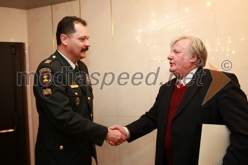 Podpolkovnik Ernest Anželj, poveljnik 72. brigade Slovenske vojske in Tone Partljič, pisatelj