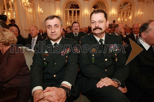 Brigadir mag. Bojan Pograjc, poveljnik Poveljstva za doktrino, razvoj, izobraževanje in usposabljanje Slovenske vojske in podpolkovnik Ernest Anželj, poveljnik 72. brigade Slovenske vojske