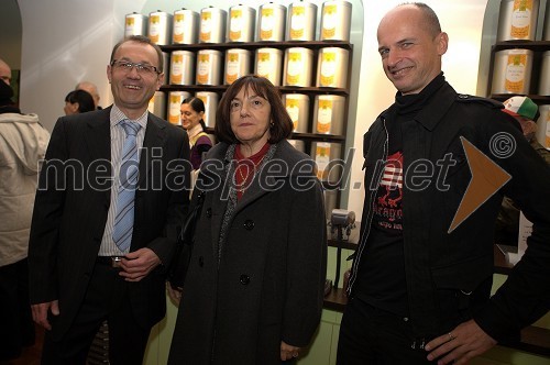 Zvone Krznar, direktor podjetja Stillmark, Nicole Michelangeli, veleposlanica Francije ter Francois Xavier Delmas, ustanovitelj blagovne znamke Le Palais des Thes