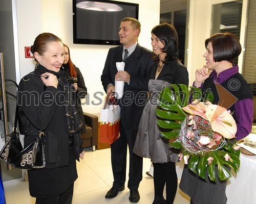 Tadeja Kramarič Čizmazija, dr.med. spec. ortodontije, Sašo Šraj, dr. stomatologije, specialist oralne kirurgije in soproga Anja ter Simona Čopi, dr. med. spec. ginekologije in porodništva