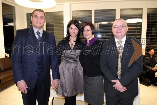 Sašo Šraj, dr. stomatologije, specialist oralne kirurgije in soproga Anja, Simona Čopi, dr. med. spec. ginekologije in porodništva ter Dominik Zver, zobotehnik