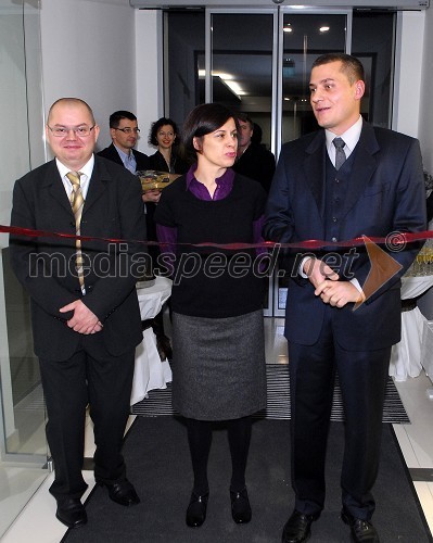 Dominik Zver, zobotehnik, Simona Čopi, dr. med. spec. ginekologije in porodništva ter Sašo Šraj, dr. stomatologije, specialist oralne kirurgije