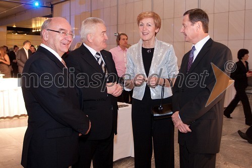 	Mitja Rotovnik, direktor Cankarjevega doma, Borut Miklavčič, minister za zdravje in Cvetka Selšek, predsednica uprave SKB s soprogom