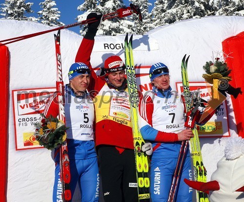 2. mesto: Aleksander Legkov, Rusija, 1. mesto: Petter Northug, Norveška in 3. mesto: Maksim Vjalegžanin, Rusija