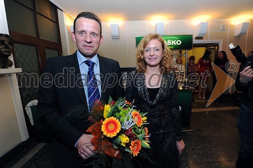 Bojan Šrot, župan občine Celje in Tina Kosi, upravnica in umetniški vodja SLG Celje