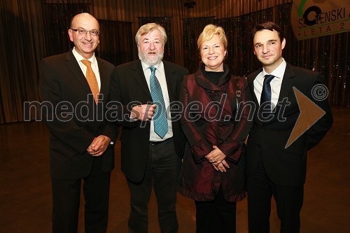 Heinz Slesak, generalni direktor Porsche Slovenija, Tone Smolnikar, župan Kamnika, Sabrina Pečelin, vodja odnosov z javnostmi pri Porsche Slovenija in Danilo Ferjančič, generalni direktor Porsche Slovenija