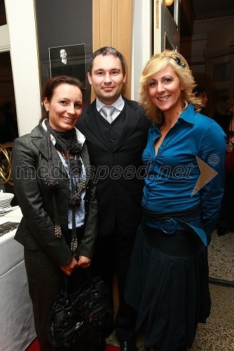 Mojca Majhen, Paidea d.o.o., Anton Majhen, coach in Alenka Bikar, nekdanja atletinja